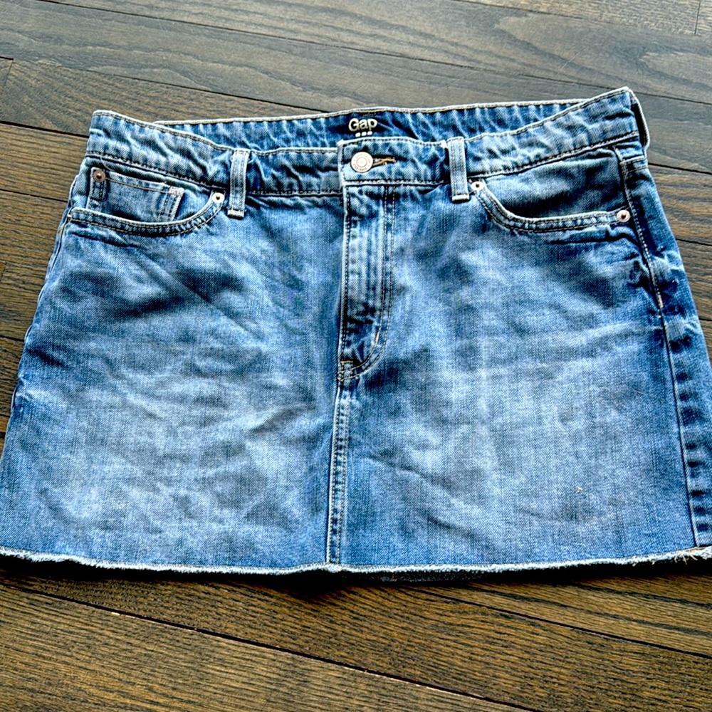 Gap mini skirt size 10